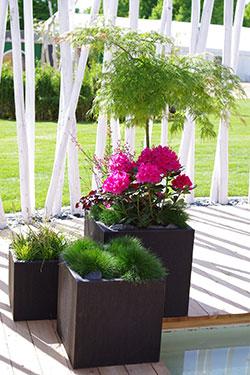 Vasi in vetroresina di differenti dimensioni e colori su naturando dal 1997